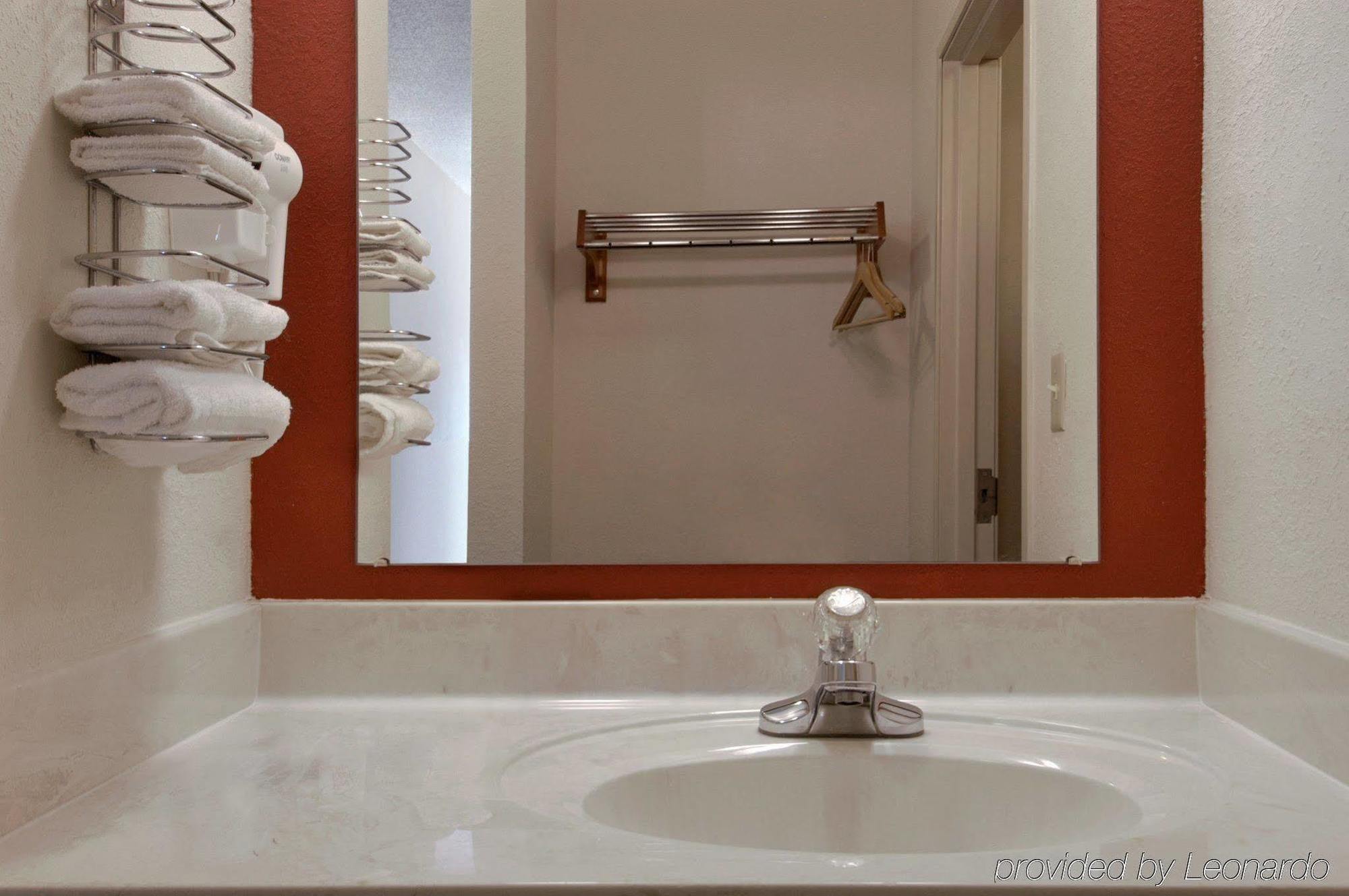 Red Roof Inn Гаффни Экстерьер фото